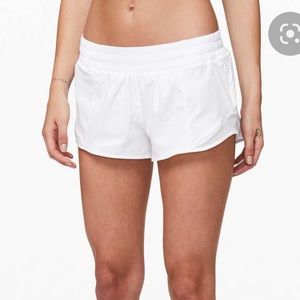 Lululemon Hotty Hot Short 2.5”